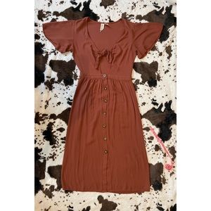 Tie front flowy midi dress size medium